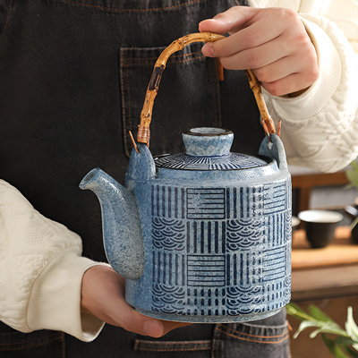 Große chinesische Teekanne