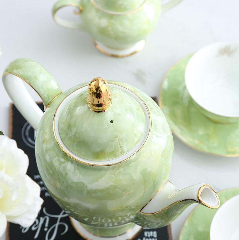 Große Teekanne Porzellan