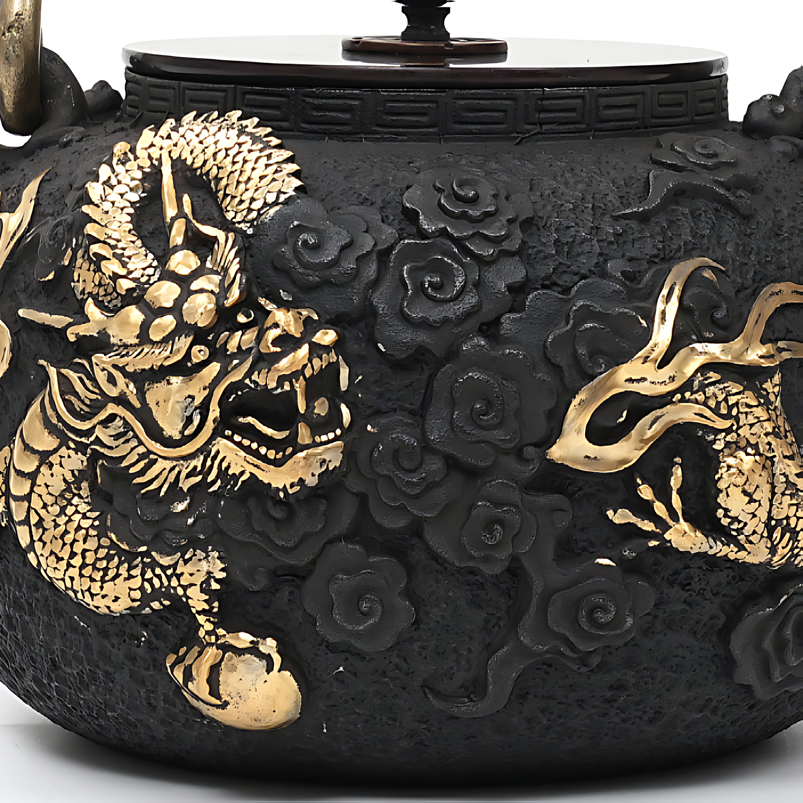 Gusseisen teekanne erhitzen