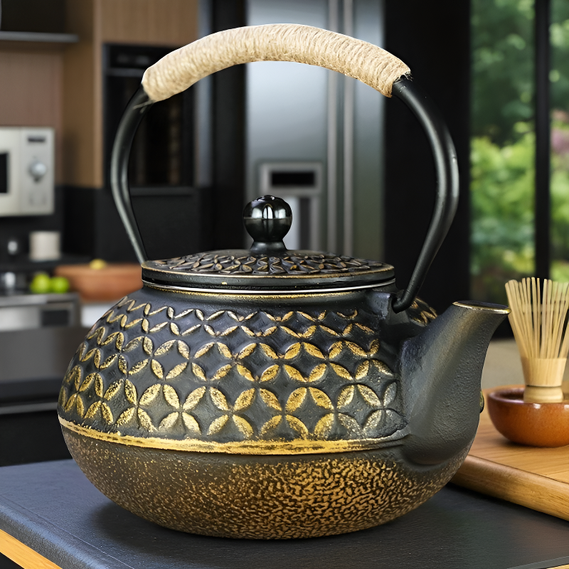Gusseisen Teekanne schwarz und gold