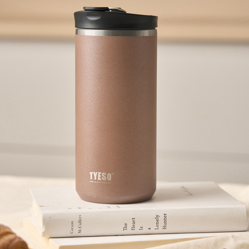 Isolierter Reisebecher