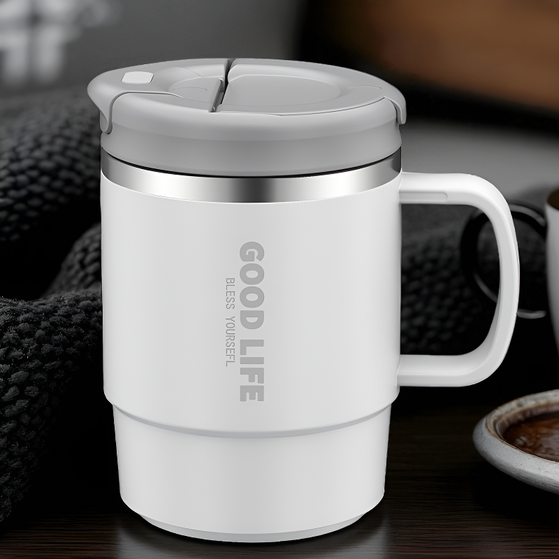 Isolierter Teekanne Becher