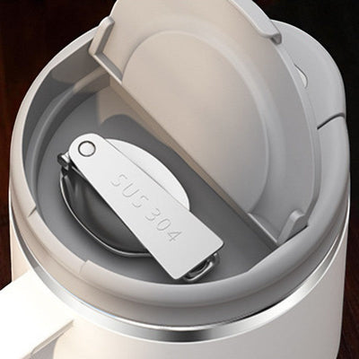 Isolierter Teekanne Becher