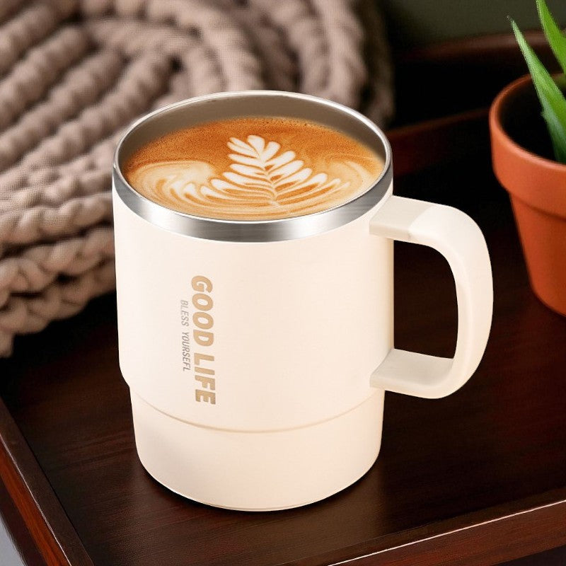 Isolierter Teekanne Becher