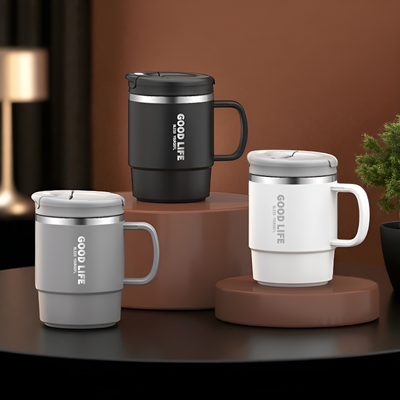 Isolierter Teekanne Becher