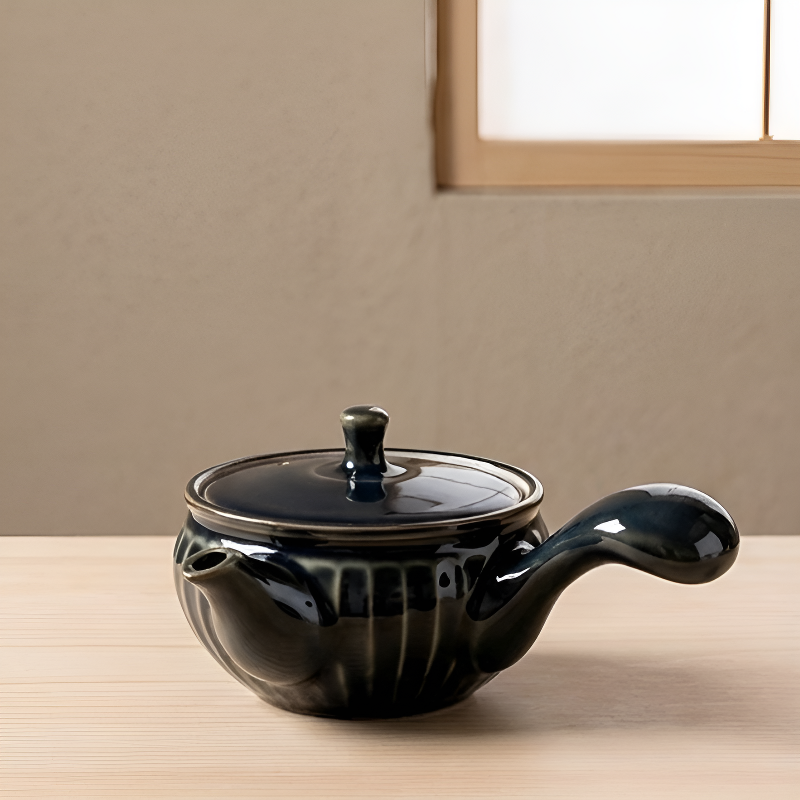 Japanische kleine Teekanne