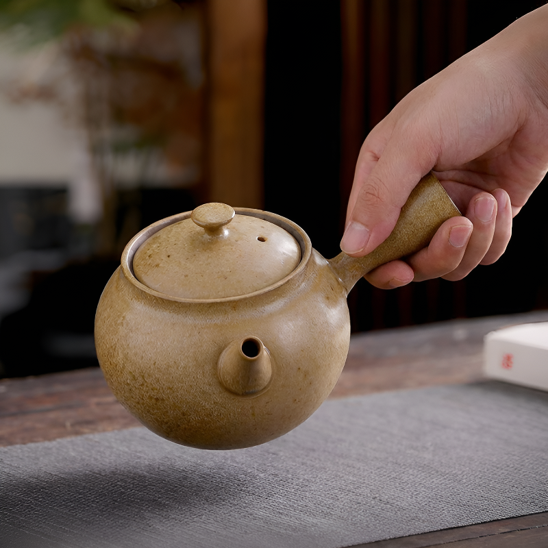 Japanische Steinzeug-Teekanne