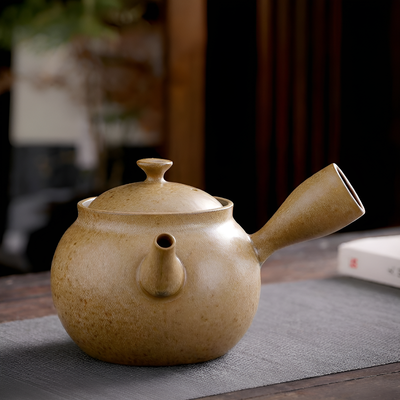 Japanische Steinzeug-Teekanne