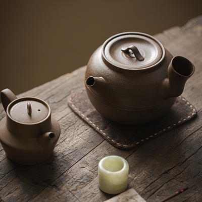 Japanische Teekanne seitlicher Griff