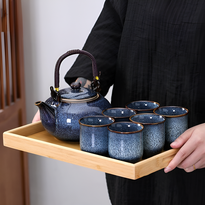 Japanisches Teeset mit Tablett