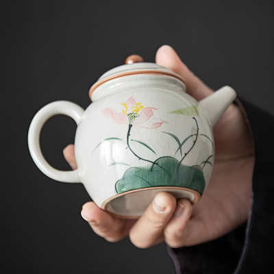 Keramik Teekanne Pflanzenstil