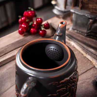 Kleine antike Teekanne