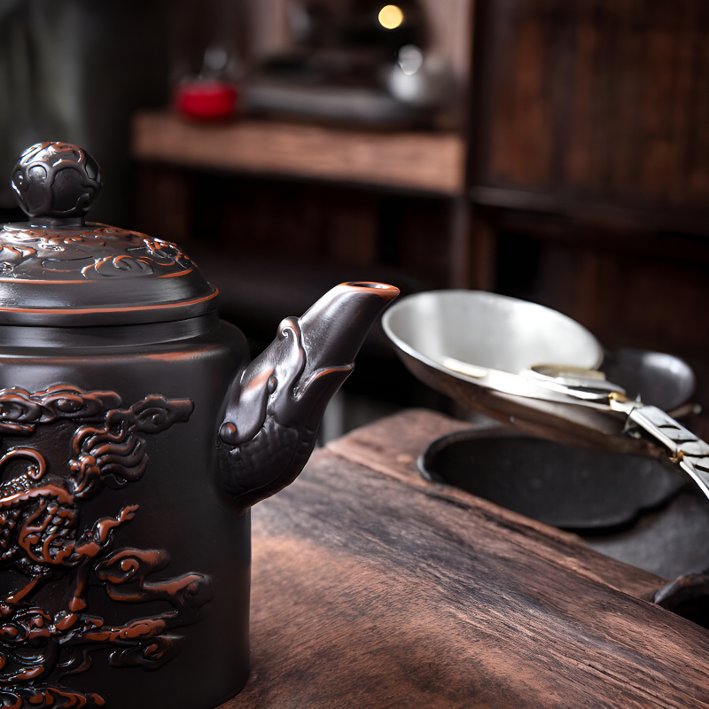 Kleine antike Teekanne