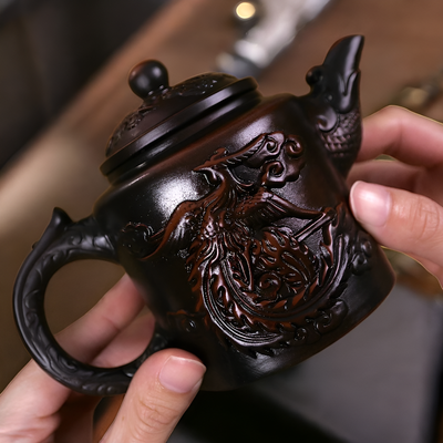 Kleine antike Teekanne