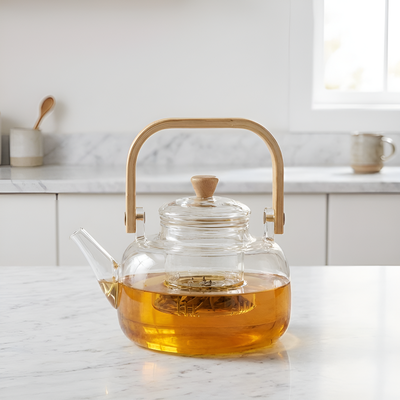 Minimalistische transparente Teekanne