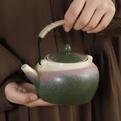 Minimalistisches japanisches Teeservice