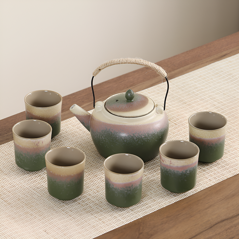 Minimalistisches japanisches Teeservice