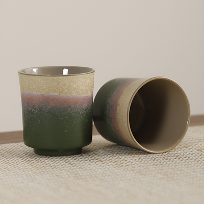 Minimalistisches japanisches Teeservice