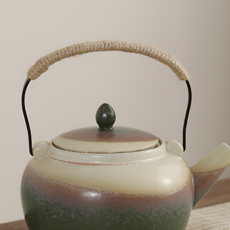 Minimalistisches japanisches Teeservice