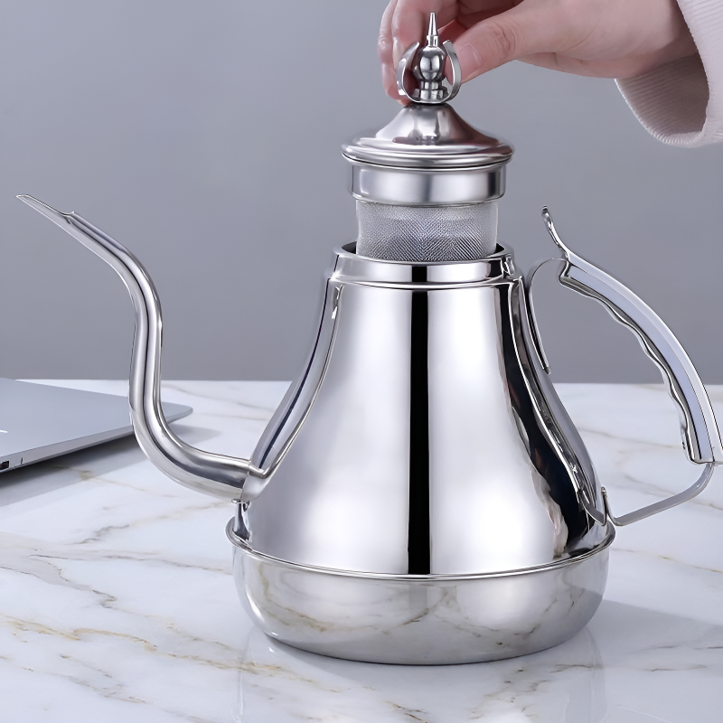 Orientalische moderne Teekanne