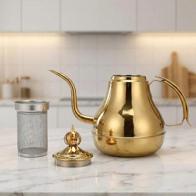 Orientalische moderne Teekanne