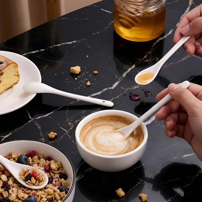 Porzellan-Teelöffel