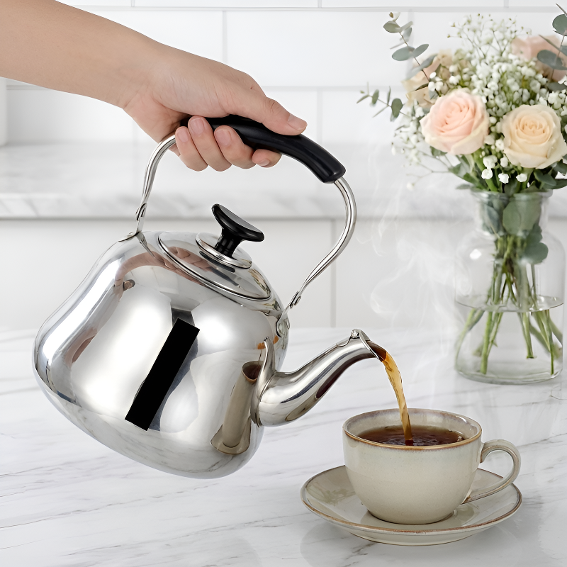 Robuste orientalische Teekanne