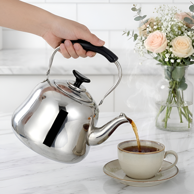 Robuste orientalische Teekanne