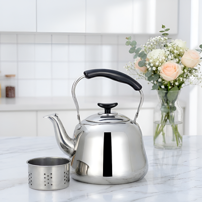 Robuste orientalische Teekanne