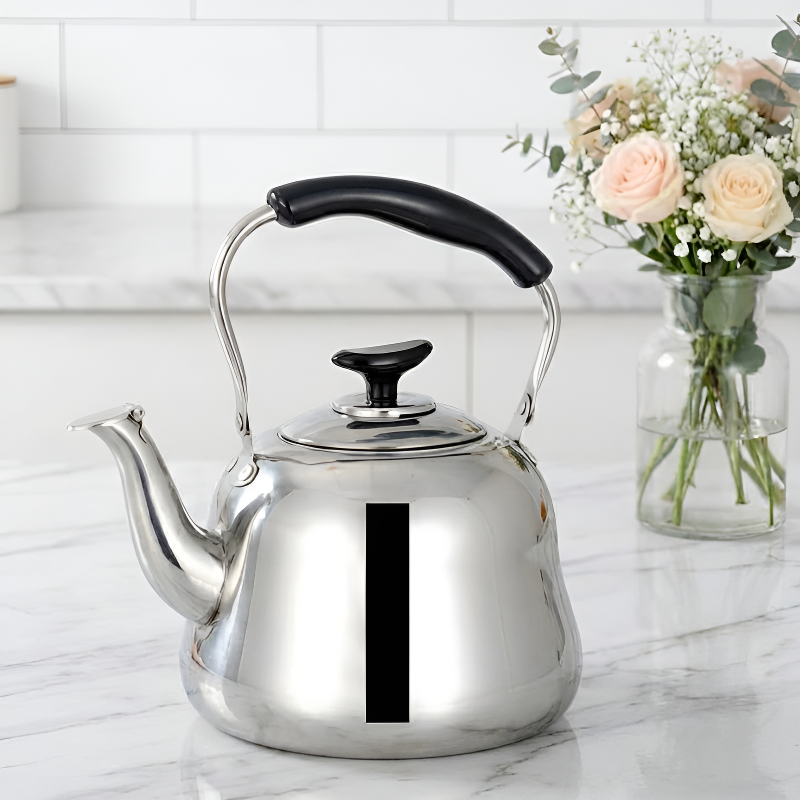 Robuste orientalische Teekanne