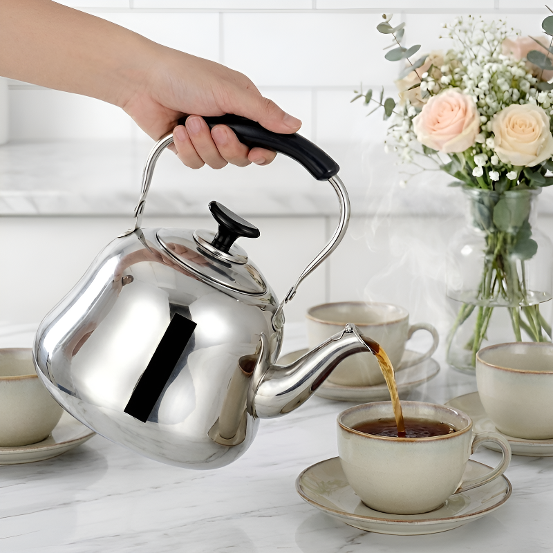 Robuste orientalische Teekanne