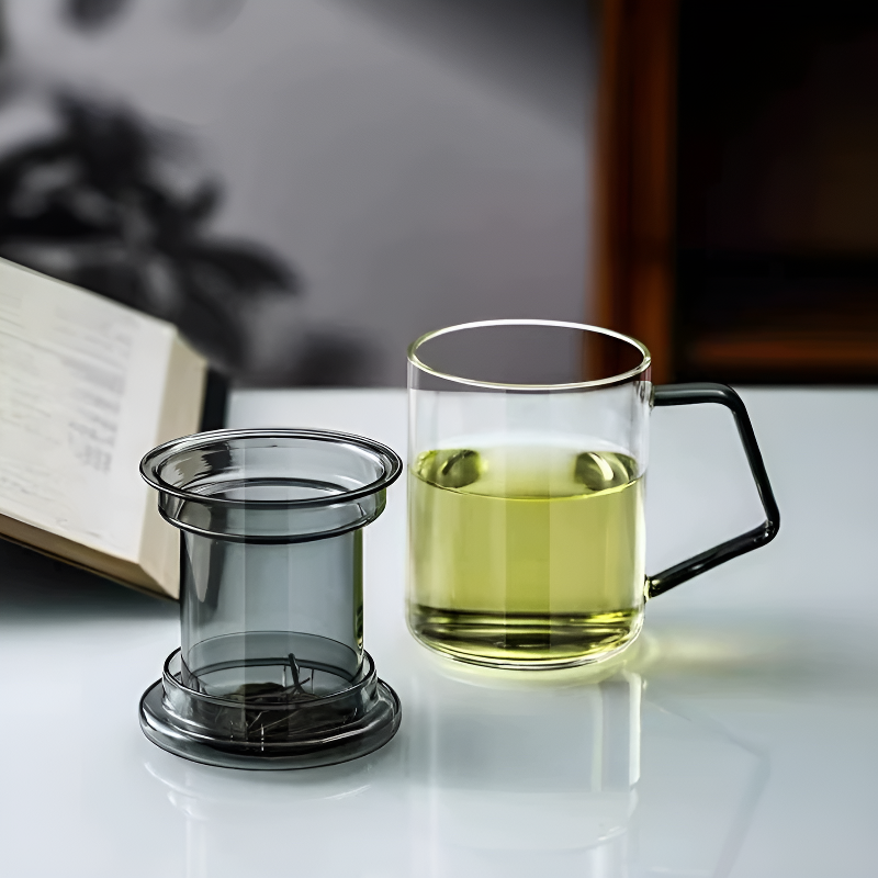 Robuster Becher mit Filter