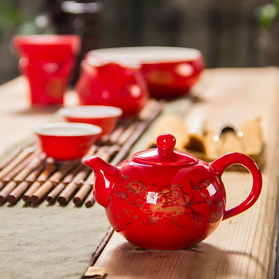 Rote Keramik Teekanne