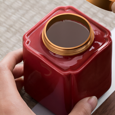 Rote Teedose