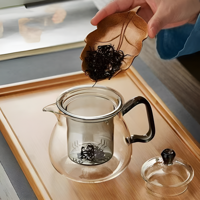 Schöne Glas Teekanne