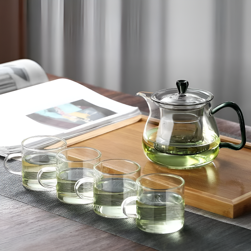 Schöne Glas Teekanne