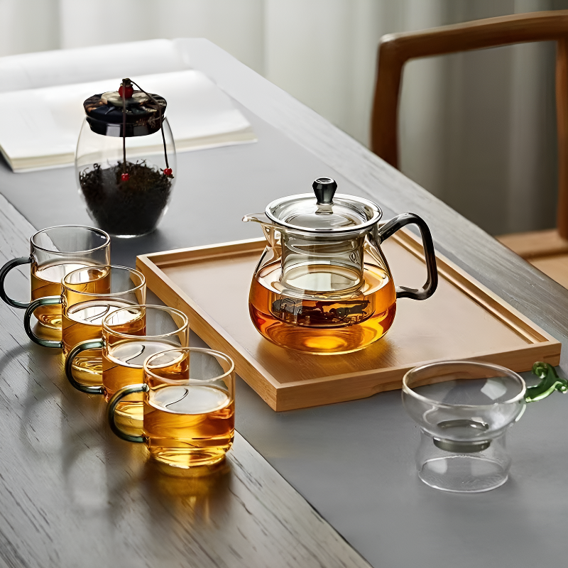 Schöne Glas Teekanne