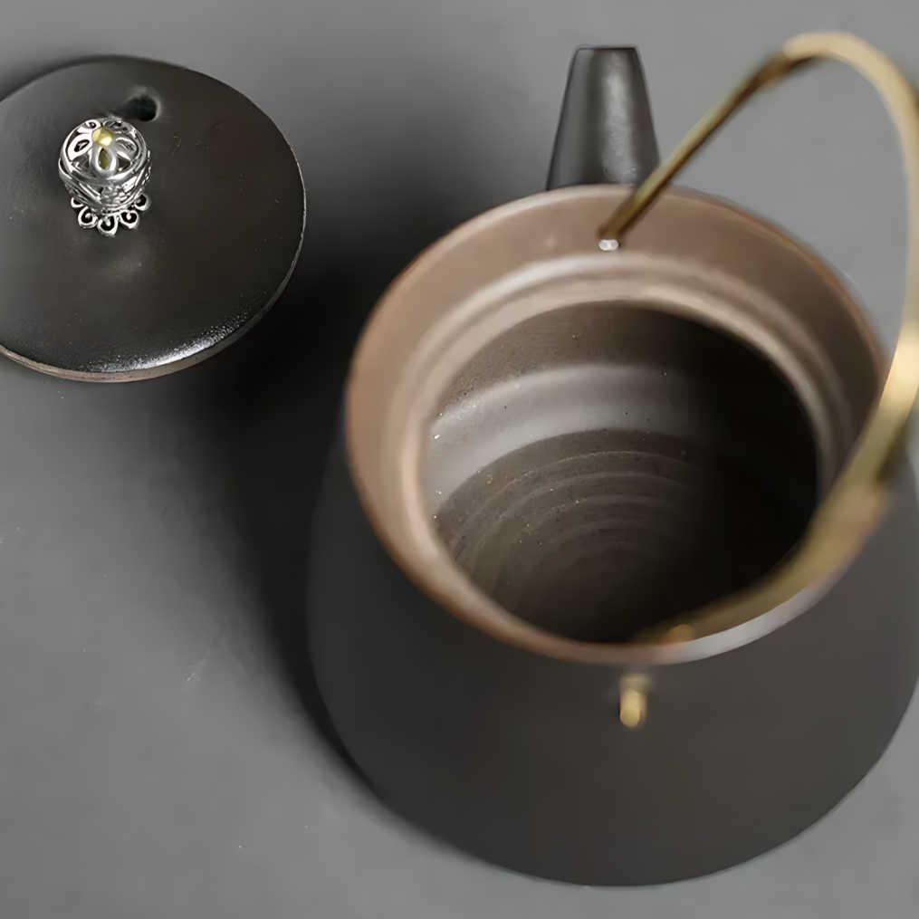 Schwarze Japanische Teekanne