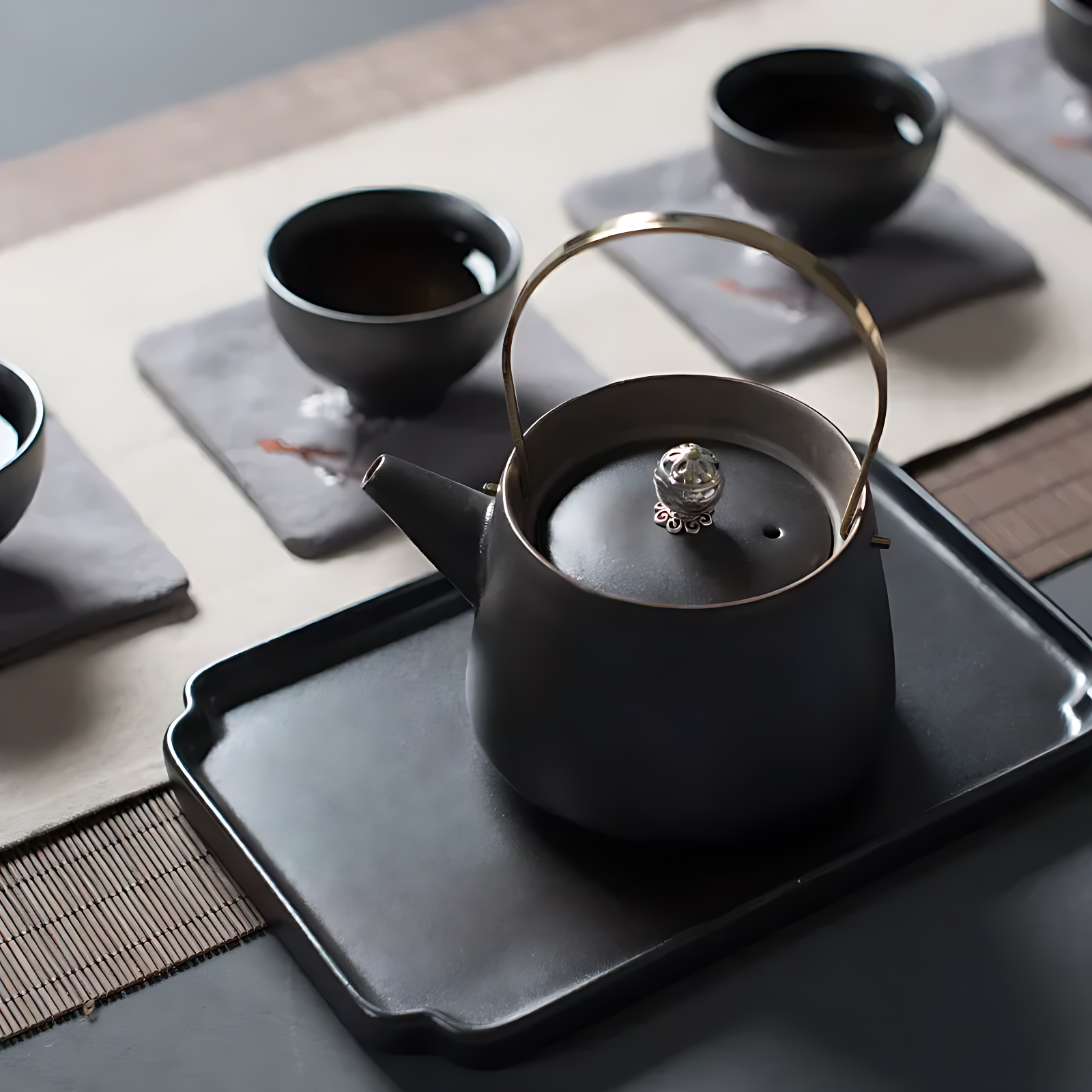 Schwarze Japanische Teekanne