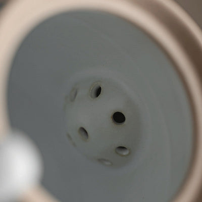 Skandinavische weiße Teekanne