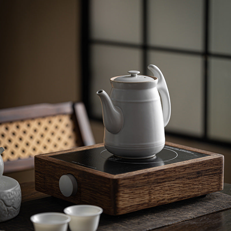 Skandinavische weiße Teekanne