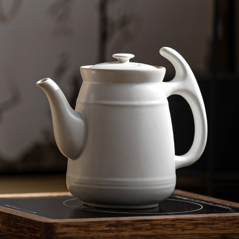 Skandinavische weiße Teekanne