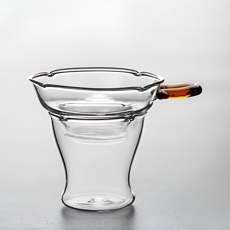 Teeglas mit Filter