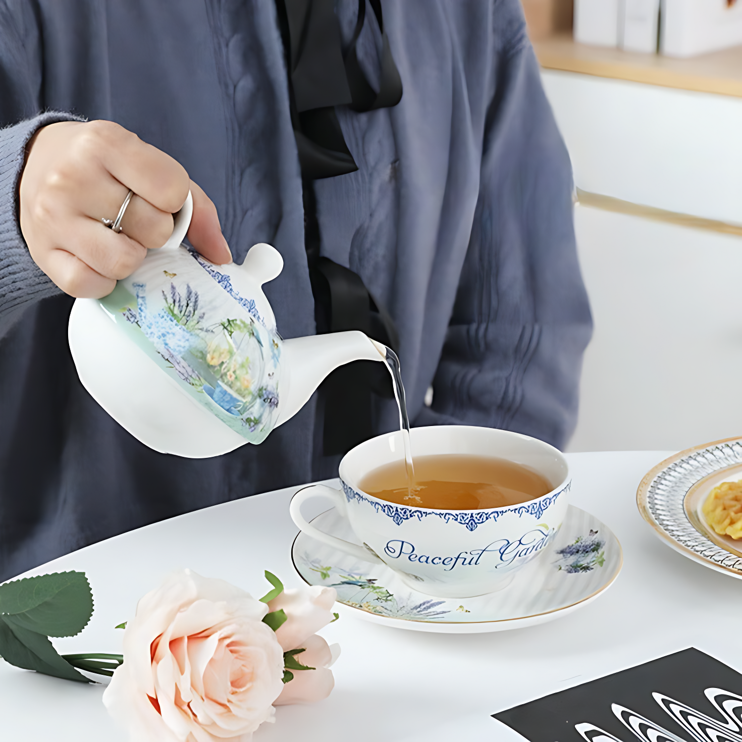 Teekännchen Mit Tasse