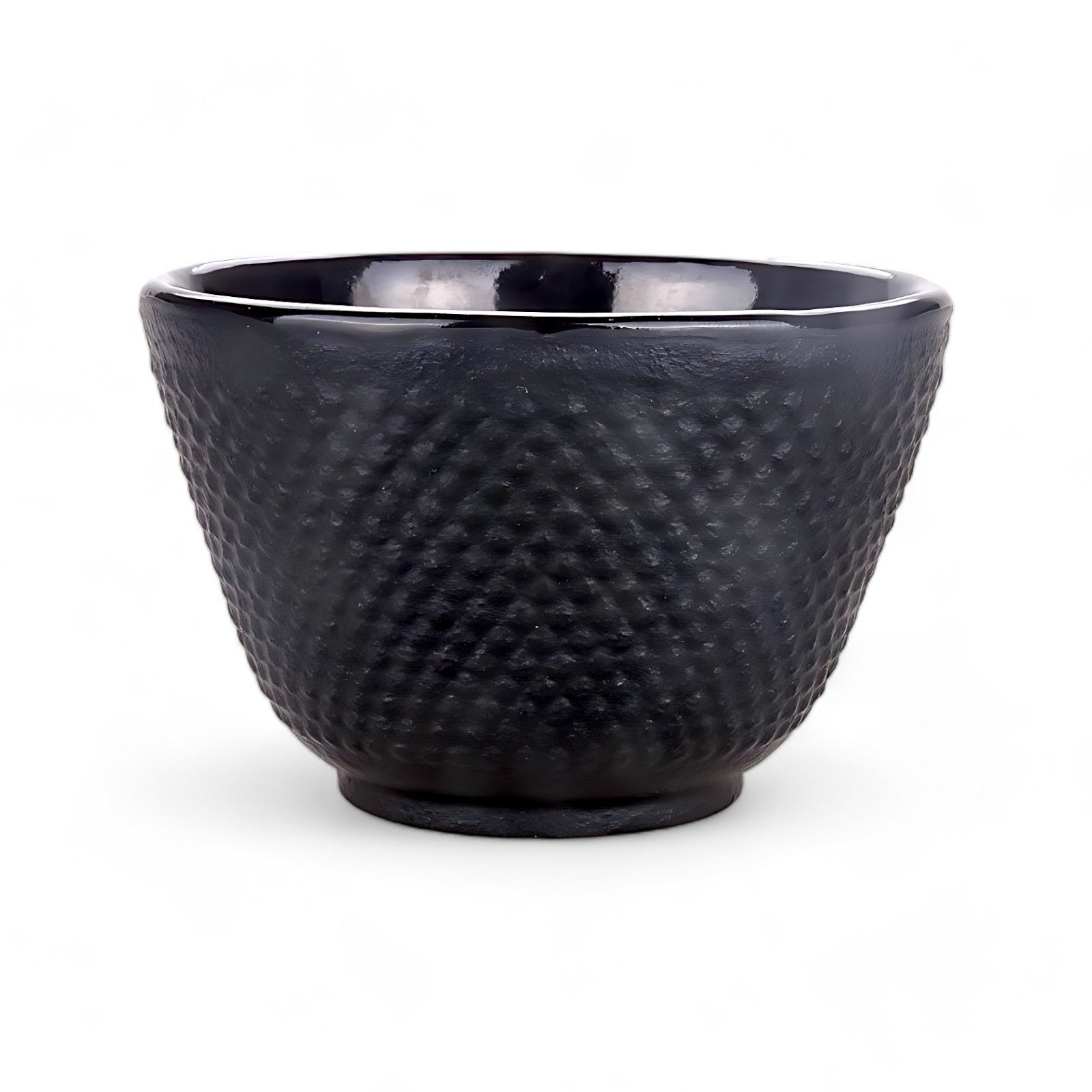 Teekanne aus gusseisen mit tassen