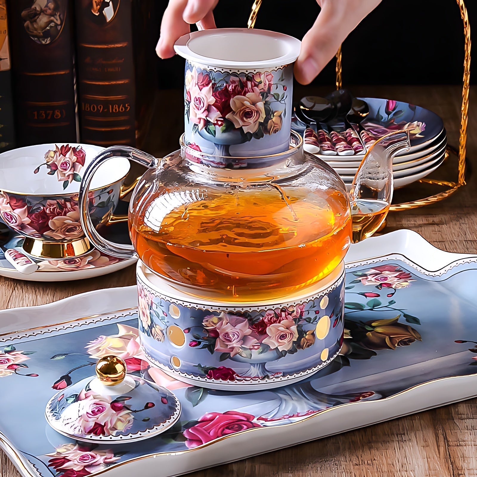 Teekanne mit kleinem Rechaud und herausnehmbarem Filter