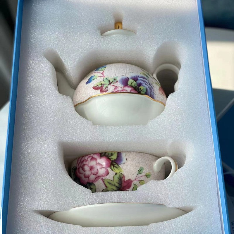 Teekanne Mit Tasse Von Teekanne