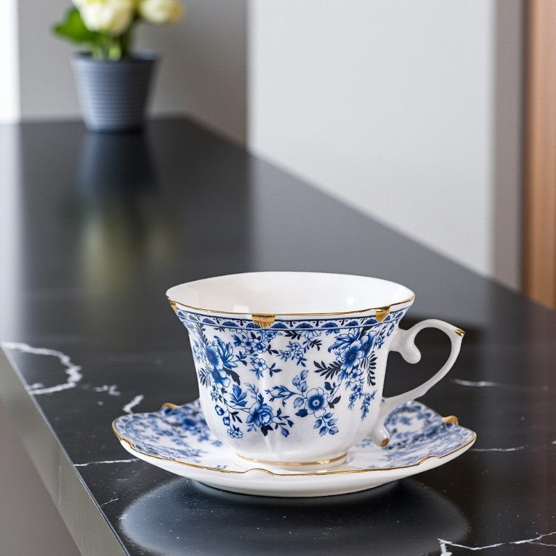 Teeservice Porzellan weiß und blau