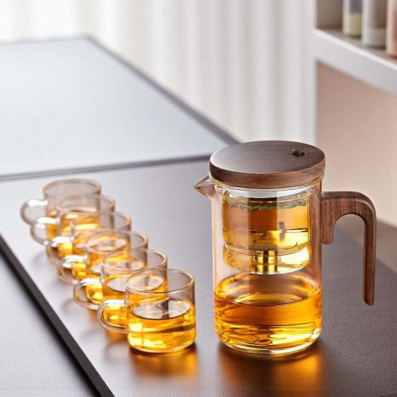 Teetasse mit automatischem Sieb