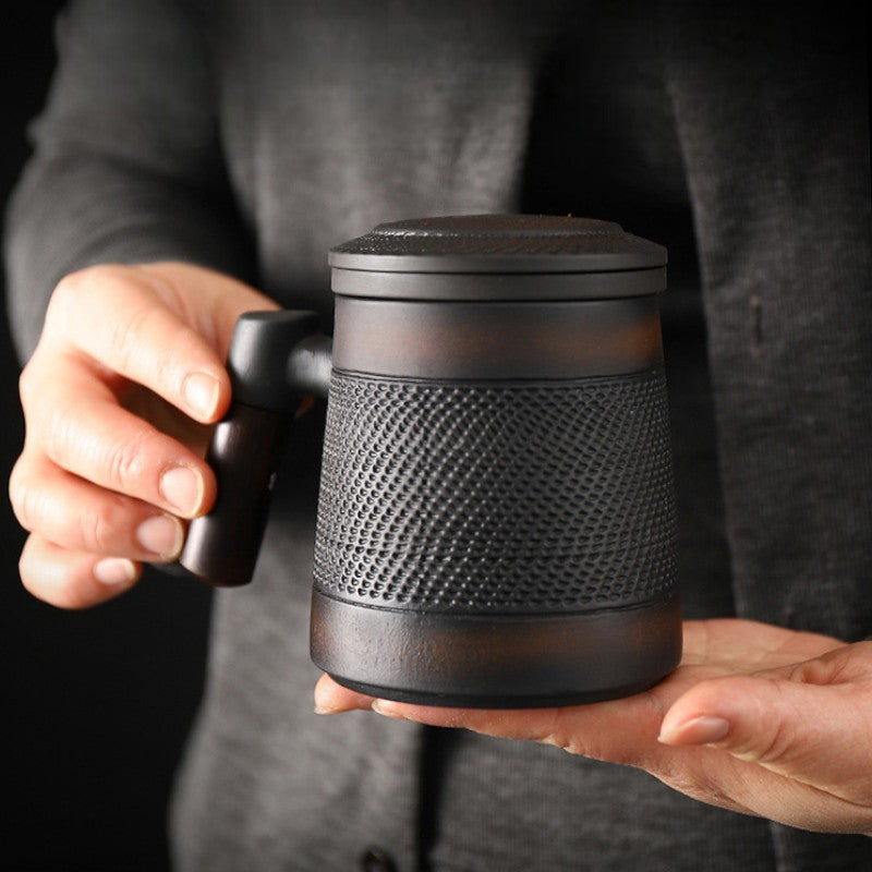 Teetasse mit Sieb aus Terrakotta